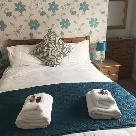 Riccarton Inn Currie Екстериор снимка