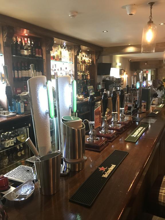 Riccarton Inn Currie Екстериор снимка