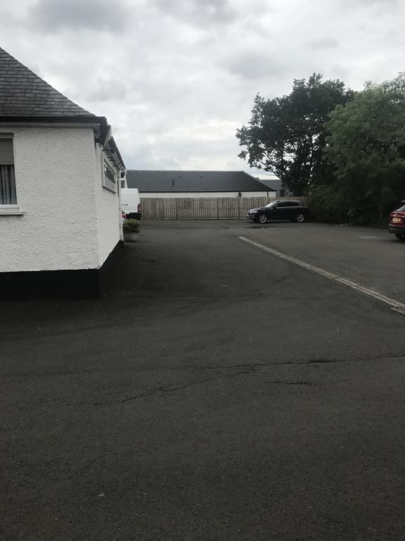 Riccarton Inn Currie Екстериор снимка
